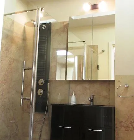 Platinum Towers Mj Apartment